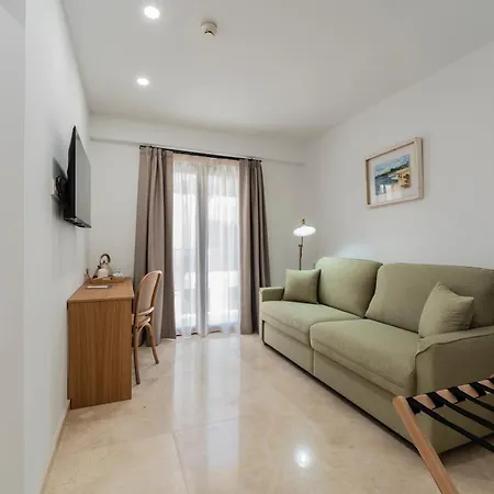 Hotel Boutique Petit París 4*