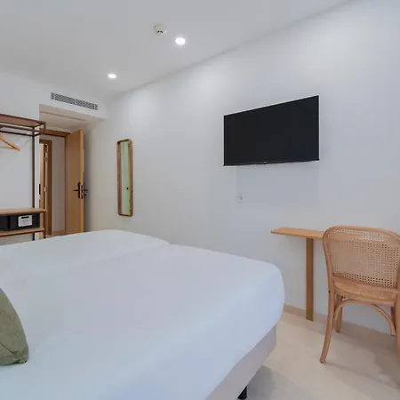 Boutique Petit París Hotel 4*
