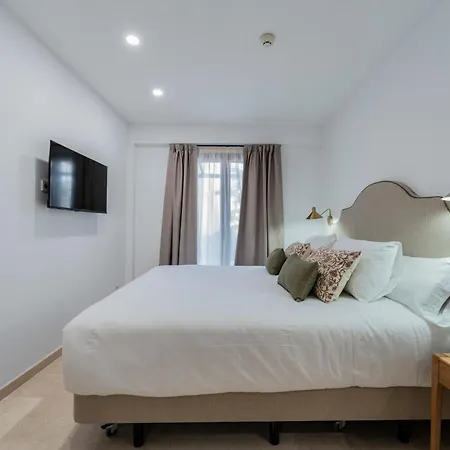 Hotel Boutique Petit París 4*