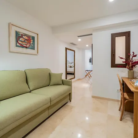 Hotel Boutique Petit París 4*