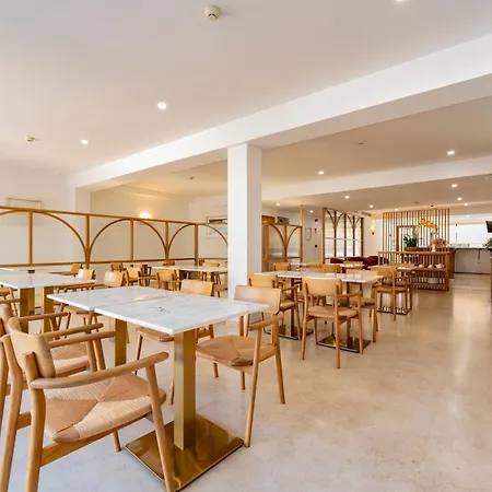 Boutique Petit París 4*